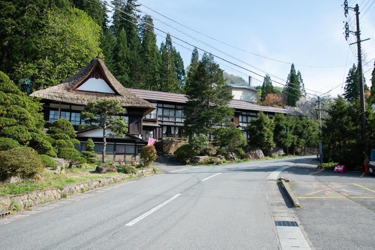 Nishiya Hotel Йонезава Екстериор снимка